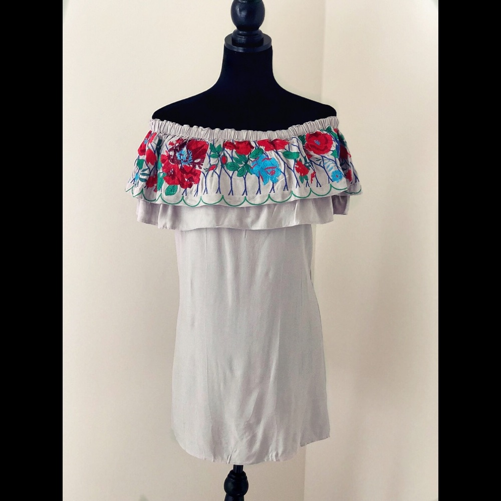 Floral Embroidered Off Shoulder Dress - Picture 4 of 4